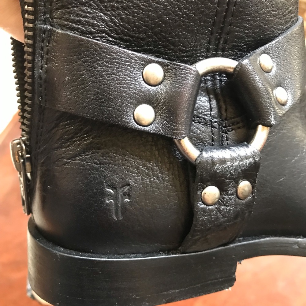 FRYE SHORT BOOTS